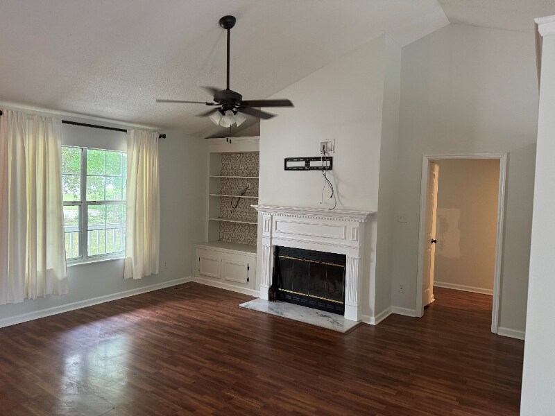 Foto principal - 1529 Foolish Pleasure Ln