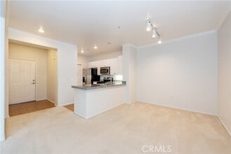 Building Photo - 3239 Watermarke Pl