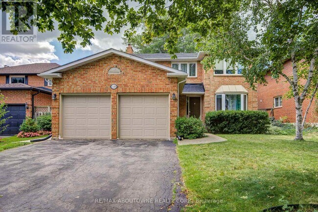 Building Photo - 1108 Notley Crescent