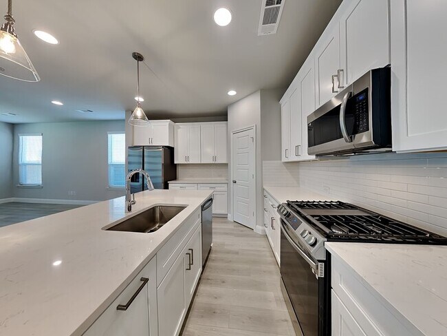 Building Photo - 315 Athenia Dr