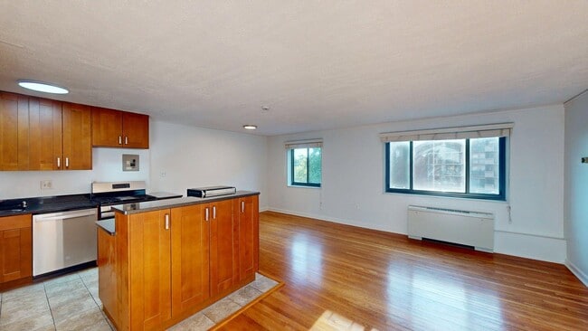 Building Photo - 1200 S Arlington Ridge Rd
