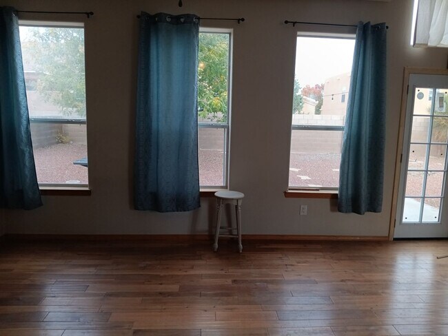 Foto del edificio - 3 Bedroom, 2.5 Bathroom Home! Schedule a Showing Soon!