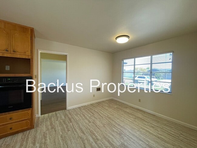 Foto del edificio - Beautiful four bedroom home in South Salinas