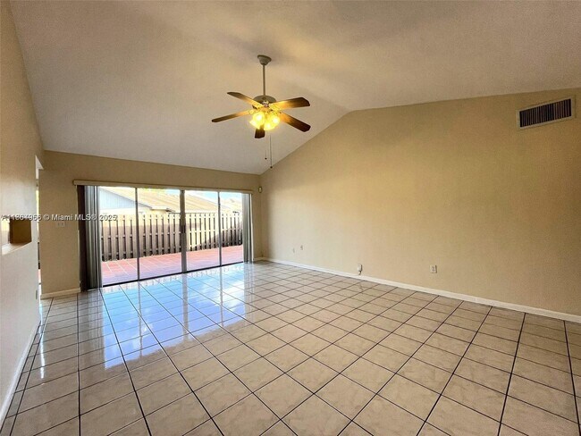 Foto del edificio - 11405 SW 123rd Ave