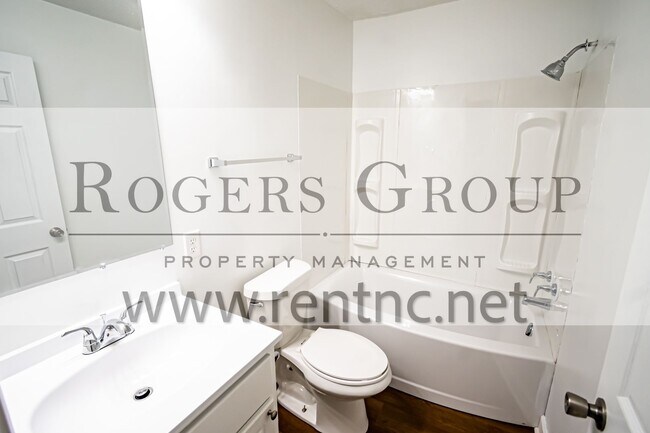 Foto del edificio - #377*** - 212 S. Main St Duplex