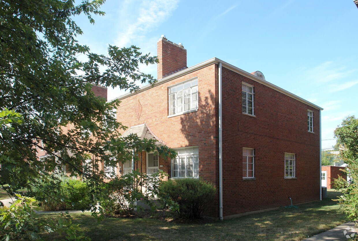 Building Photo - 1469-1475 Ashland Ave