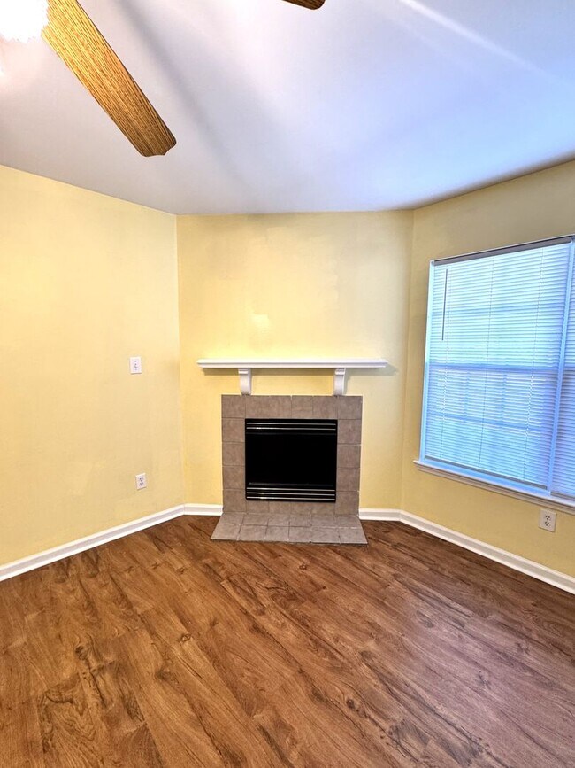 Foto del edificio - 2BR/2.5 Bath Townhome Minutes to Camp Lejuene