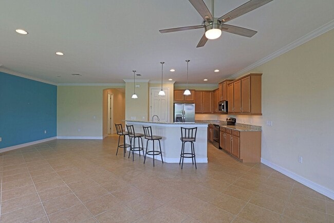 Building Photo - Banyan Way - AVAILABLE NOW