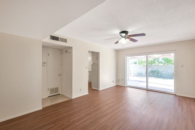 Building Photo - 2809 N Granite Reef Rd