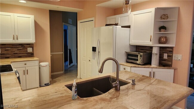 Foto del edificio - 3545 Laurel Greens Ln N