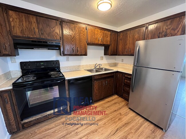 Foto del edificio - 3 Bed 2 Bath Townhome - 1 Car Garage - HAL...