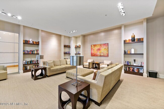 Foto del edificio - 1431 Riverplace Blvd