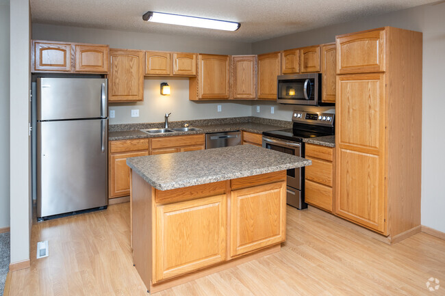 2BR, 2BA - 1,280SF - Kitchen - SOUTH HAMPTON