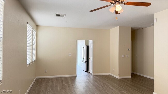 Building Photo - 10110 Poppy Plant St