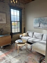 Building Photo - 245 Downie St