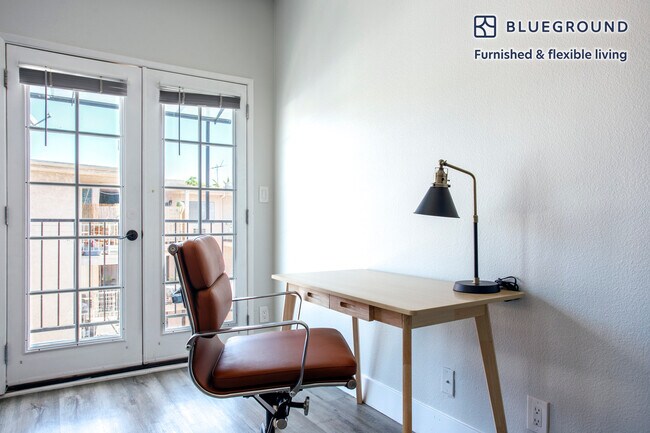 Building Photo - 1620 S Bentley Ave