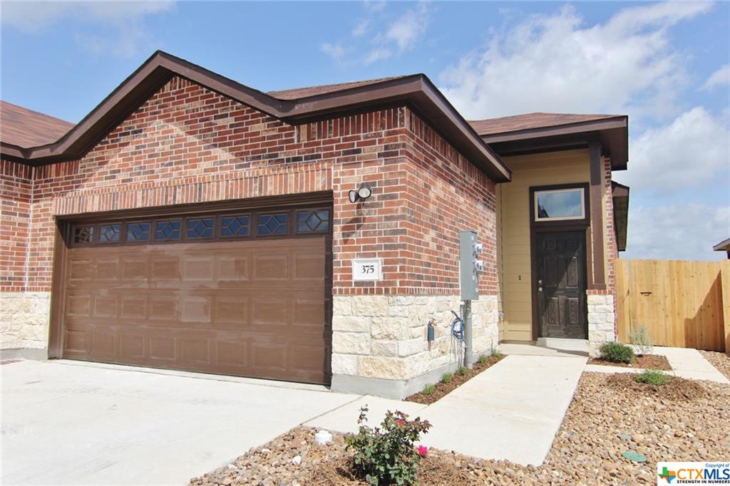 375 Creekside Curve, New Braunfels, TX 78130 Townhouse for Rent in