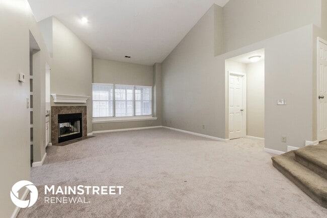 Building Photo - 2037 Lohr Dr