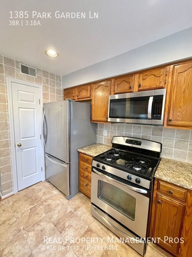 Foto del edificio - 1385 Park Garden Ln