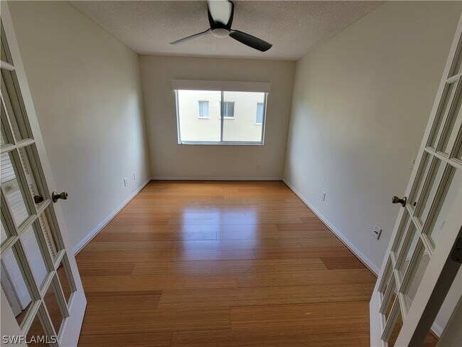 Foto del edificio - 7719 Jewel Ln