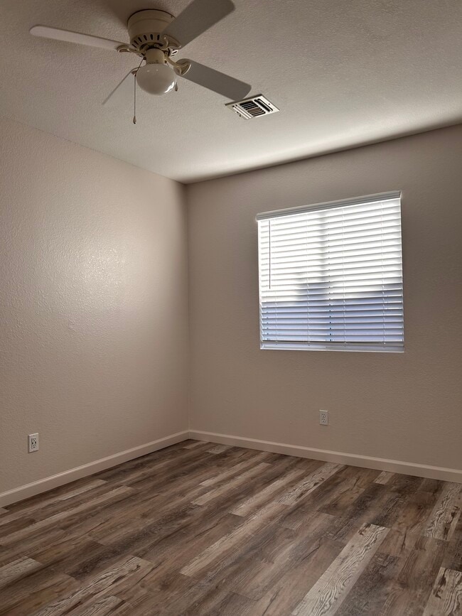 Building Photo - 4677 Cll Las Cruces