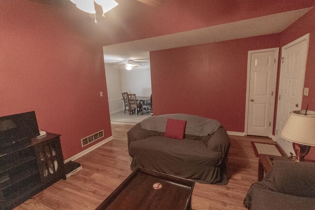 Foto del edificio - 106 Grn Mdws Rd