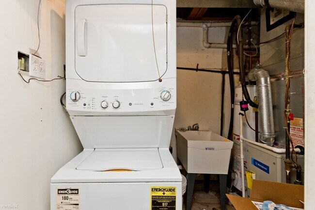 Foto del edificio - 2 br, 1.5 bath Townhome - 616 N Paulina St