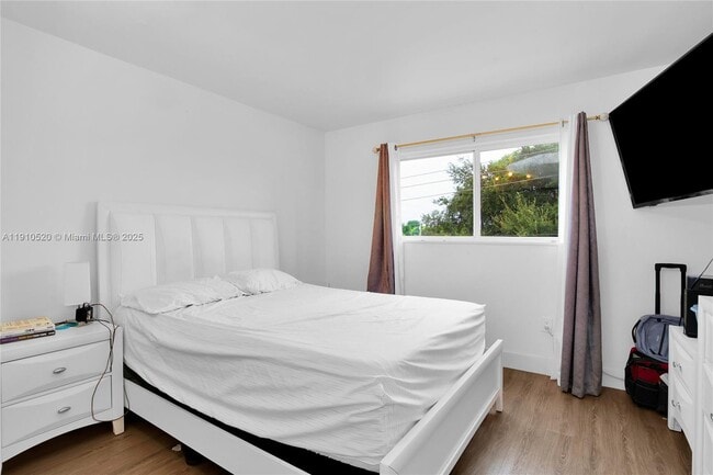 Foto del edificio - 6200 W Flagler St