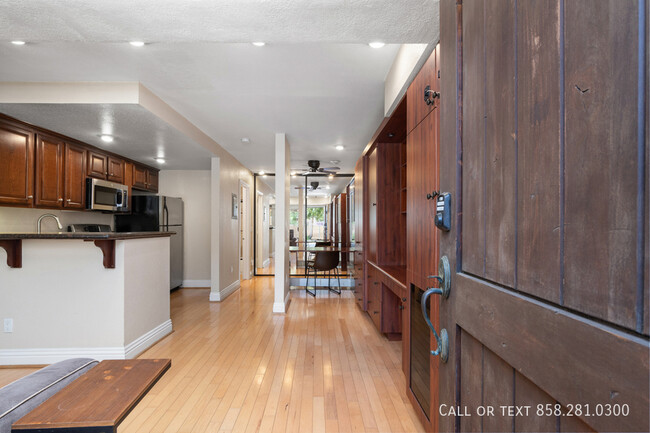Building Photo - 3927 Nobel Dr
