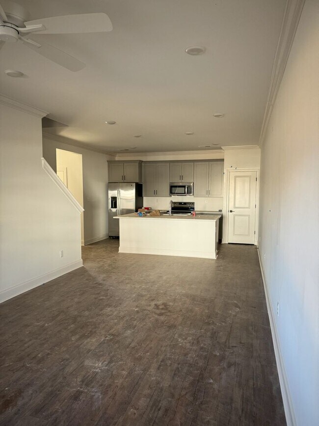 Building Photo - 604 Cottage Grove Dr
