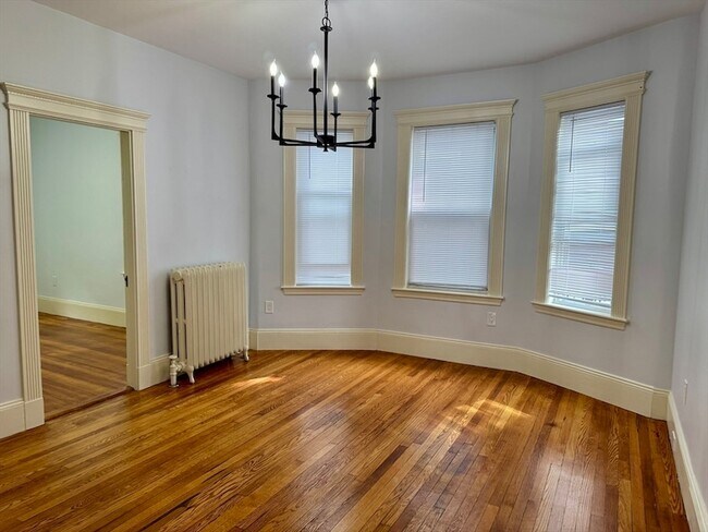 Foto del edificio - 38 Hawthorn Ave