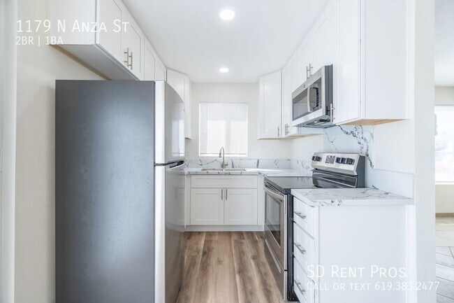 Building Photo - El Cajon Newly Renovated Duplex w/ A/C, La...