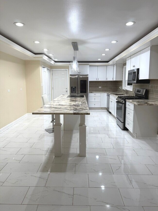 Foto del edificio - 17312 Valley View Dr