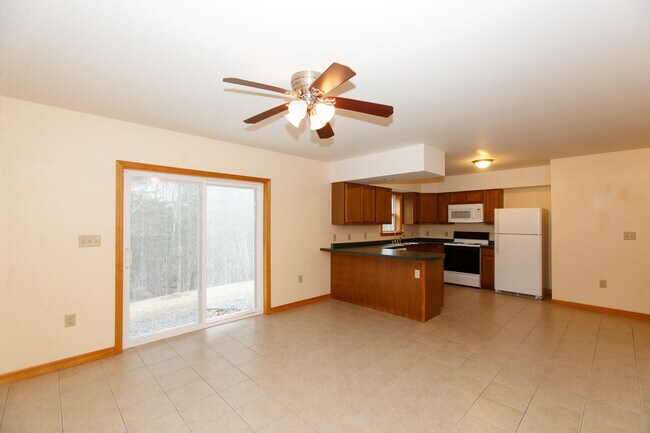 Building Photo - 10 Brainard Ct