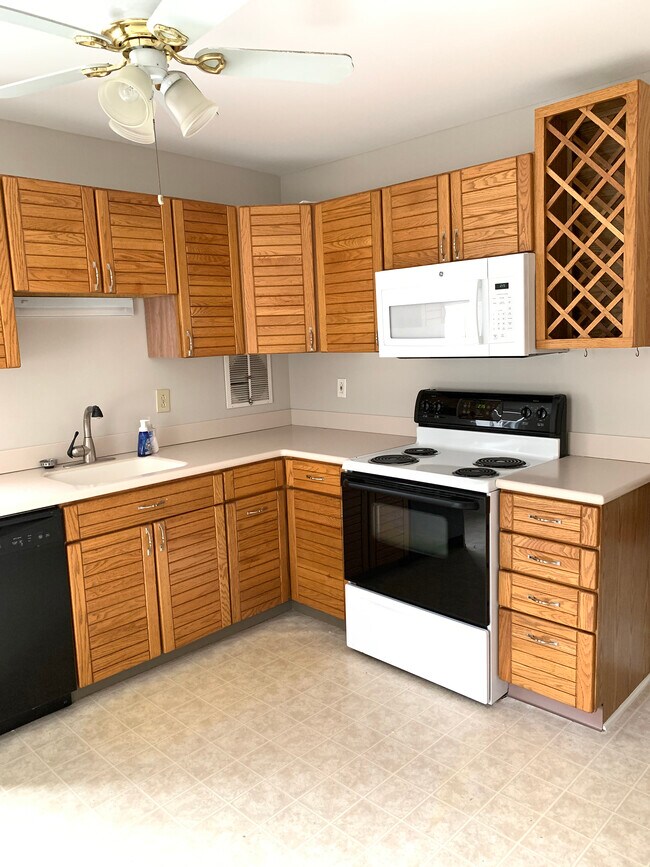 Kitchen - 7 W Afton Ave