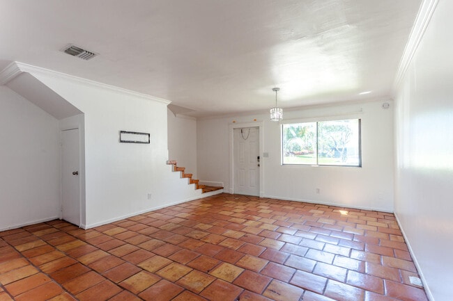 Building Photo - 3403 Poolside Dr