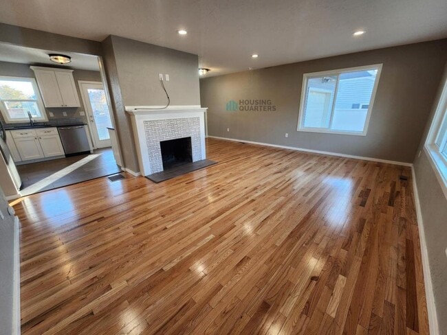 Building Photo - 1108 E 37th Ave