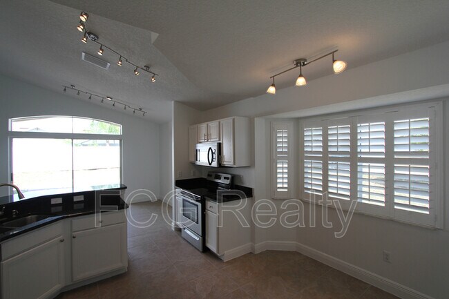 Foto del edificio - 130 Cedarpark Ln