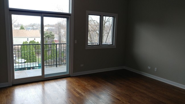 Building Photo - 3060 W Armitage Ave