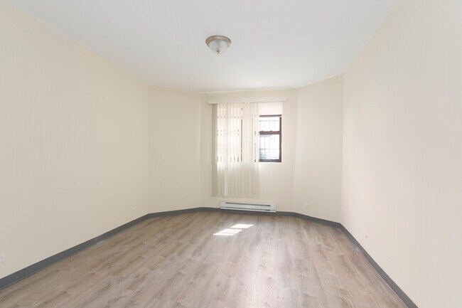 3627.5.Dickens.G-3 - 3625 W. Dickens St.