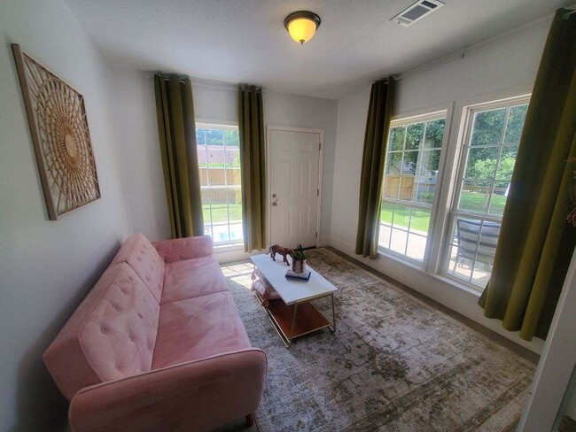 Building Photo - 3604 Leslie Ann Dr