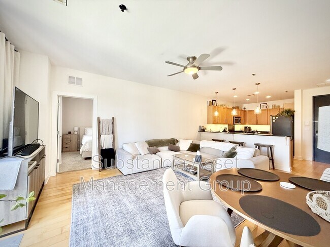 Foto del edificio - 444 N Central Ave