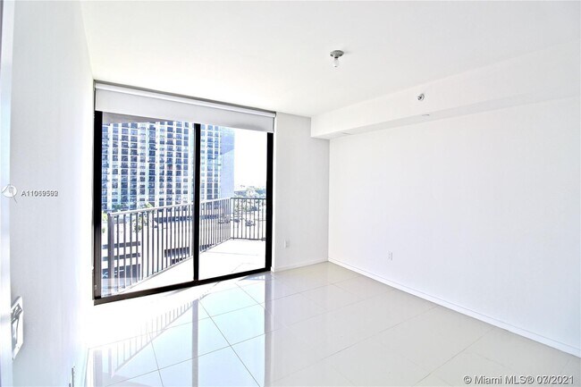 Foto del edificio - 5300 Paseo Blvd