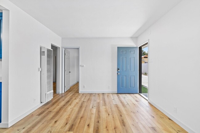 Foto del edificio - 1078 E 7th St