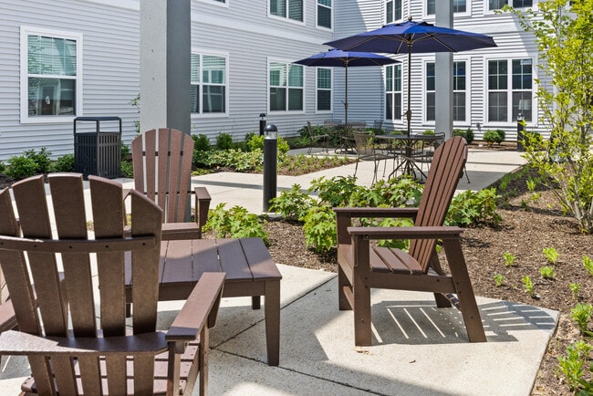 Courtyard - Highlandtown Plaza Co-op Apartments 62+