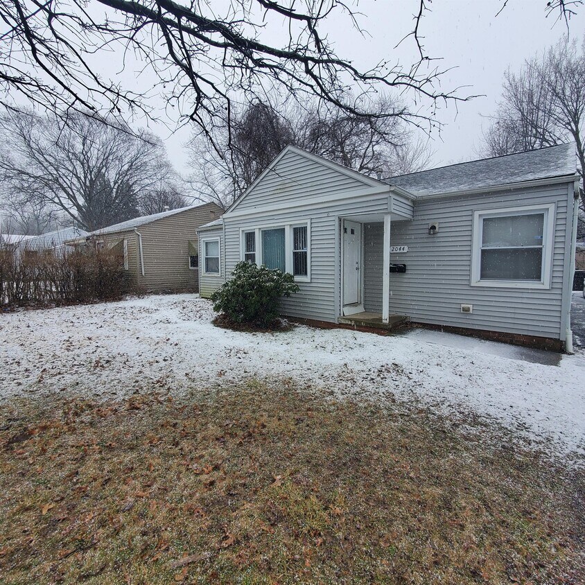 Foto principal - 2044 N Green Rd