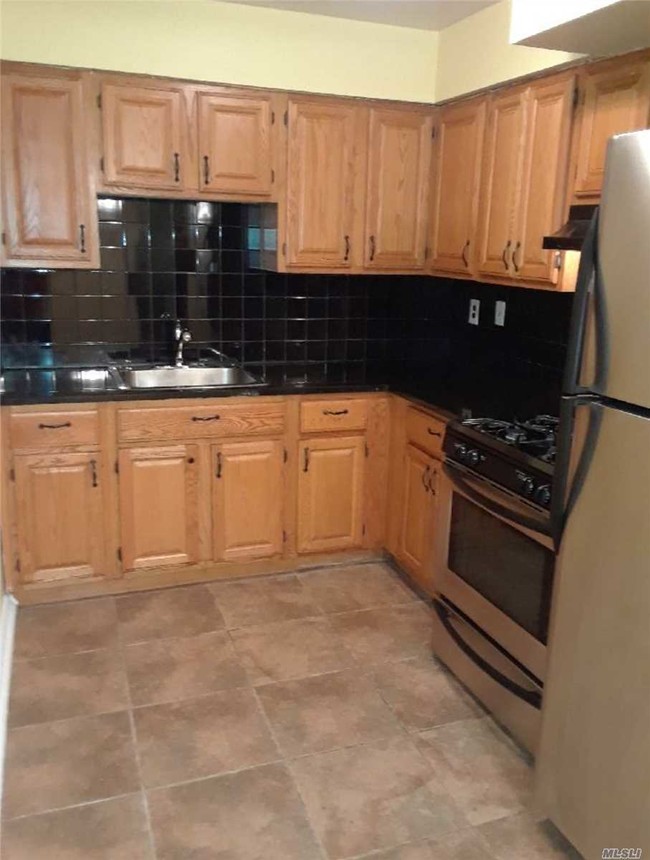 Foto del edificio - 3614 Baychester Ave