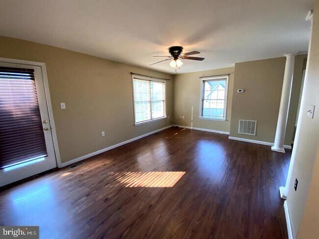 Building Photo - 14 Effie Ln