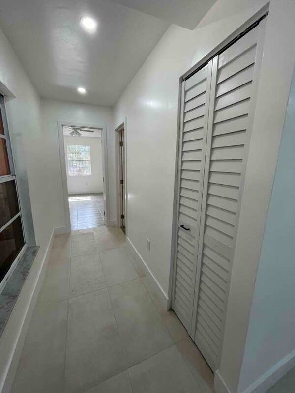 Foto del edificio - 3910 NW 2nd Terrace