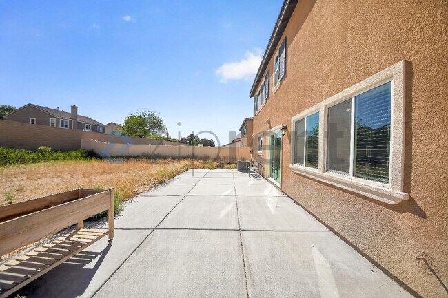 Foto del edificio - 4364 E Ave J6